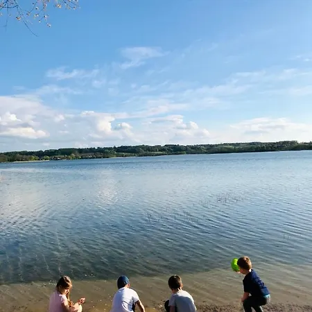 Domki I Apartamenty Wir Na Kaszubach 3* Хмельно
