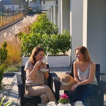 Domki I Apartamenty Wir Na Kaszubach 3* Хмельно
