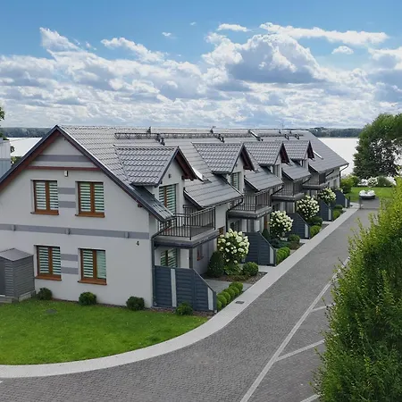 Гостевой дом Domki I Apartamenty Wir Na Kaszubach Хмельно