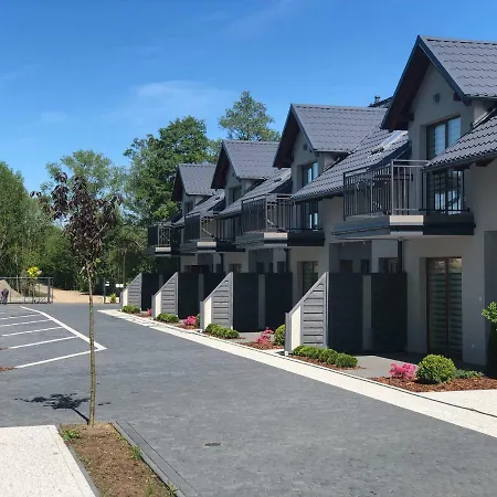 Domki I Apartamenty Wir Na Kaszubach Гостевой дом Хмельно